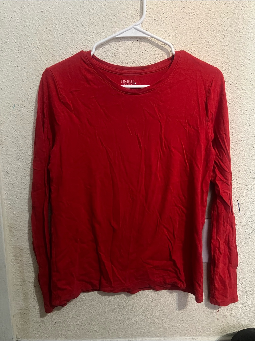 Time and Tru Red Long Sleeve Crewneck Tee